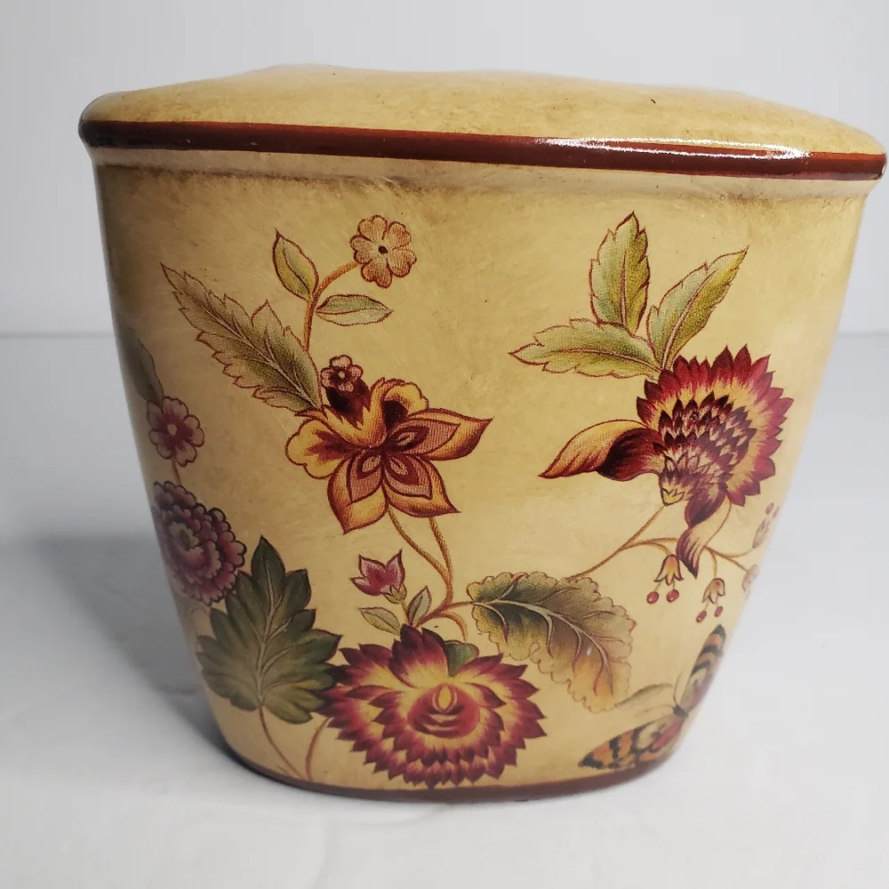 Vintage toothbrush holder. 176